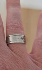 Mooie stalen ring met gekko's, Sieraden, Tassen en Uiterlijk, Ringen, Gebruikt, IJzer of Staal, Ophalen of Verzenden, 17 tot 18