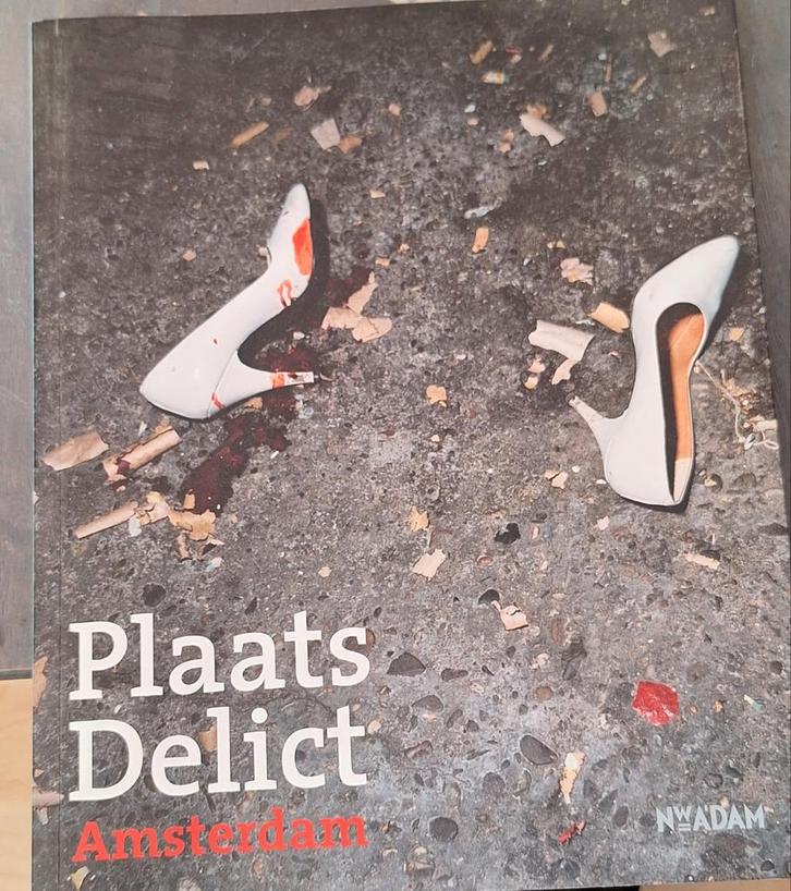 M. Missana - Plaats Delict Amsterdam, Boeken, Kunst en Cultuur | Fotografie en Design, Zo goed als nieuw, Ophalen of Verzenden