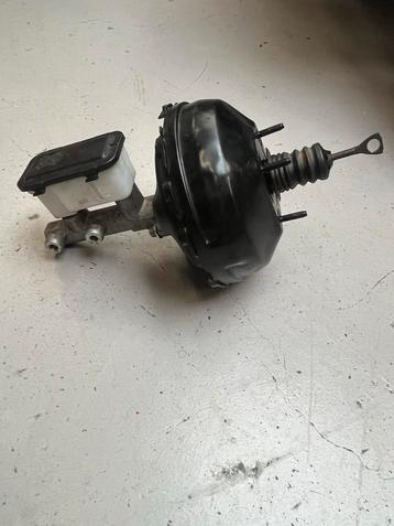 Rembekrachtiger + Hoofdremcilinder beschikbaar voor biedingen