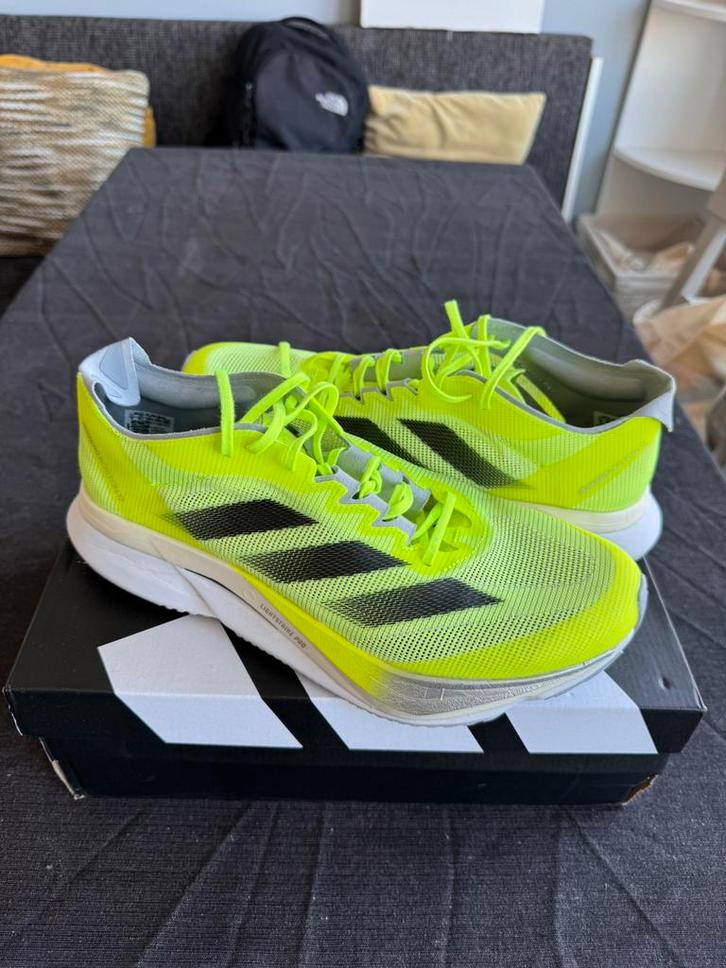 Used only once - Adidas Boston 12 Men’s 42 2/3, Sport en Fitness, Volleybal, Zo goed als nieuw, Bescherming, Ophalen