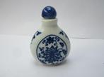 Oud chinees blauw wit porselein snuifflesje /snuff bottle #, Ophalen of Verzenden