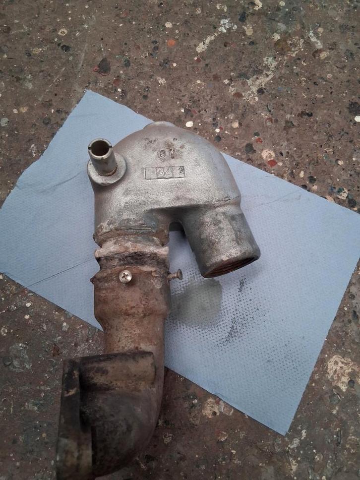 Nieuw Gietijzeren bochtstuk + nieuwe pakking Yanmar Ysm 12 G, Watersport en Boten, Accessoires en Onderhoud, Gebruikt, Motor en Techniek