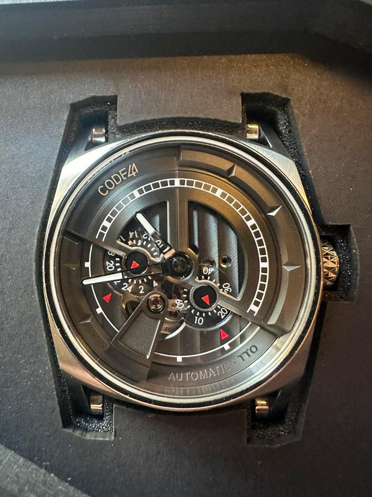 CODE41 Anomaly-01 Eerste Editie – Collectors item – met doos, Sieraden, Tassen en Uiterlijk, Portemonnees, Zo goed als nieuw, Zwart