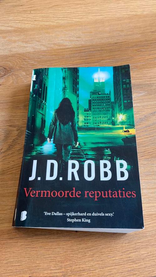 J.D. Robb - Vermoorde reputaties, Boeken, Thrillers, Zo goed als nieuw, Ophalen of Verzenden