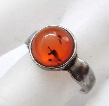 Mooie zilveren ring met barnsteen 925 PL beschikbaar voor biedingen
