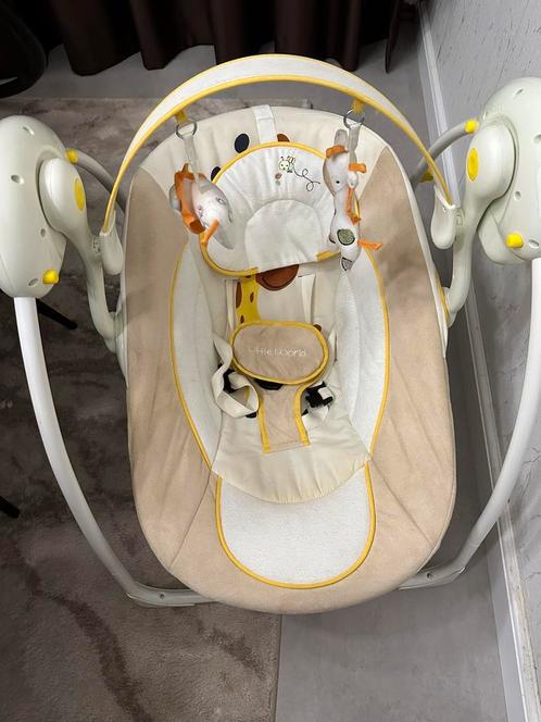 Elektrische baby schommelstoel met muziek, Kinderen en Baby's, Wipstoeltjes, Zo goed als nieuw, Schommelstoel, Overige merken