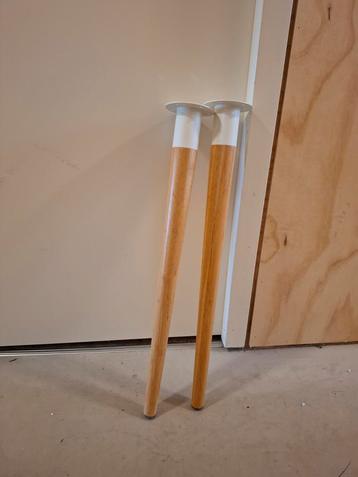 Twee bamboe tafelpoten (Hilver) (70cm) beschikbaar voor biedingen