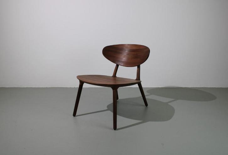 Artisan WU fauteuil, Europees walnoot, Huis en Inrichting, Fauteuils, Nieuw, Hout, 50 tot 75 cm, Minder dan 75 cm, Ophalen of Verzenden