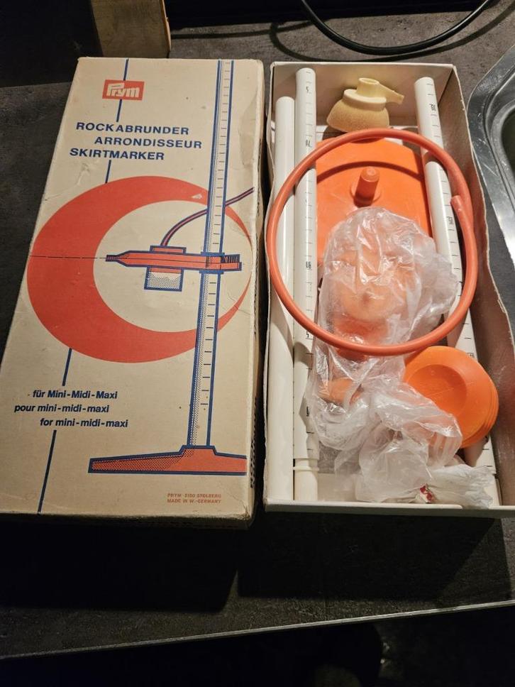 Vintage prym rokzoommeter/rokspuit oranje, in originele doos, Hobby en Vrije tijd, Kantklossen, Zo goed als nieuw, Overige typen