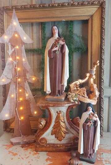 2 x oud heiligenbeeld Theresia , gips  beschikbaar voor biedingen