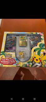 Pokémon Set Pikachu Berkemeja Batik - Nieuw!, Ophalen of Verzenden, Nieuw, Overige typen, Foil