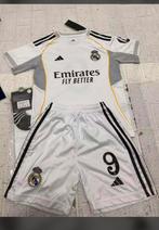 Nieuwste real madrid tenue, Sport en Fitness, Voetbal, Maat XS of kleiner, Ophalen of Verzenden, Zo goed als nieuw