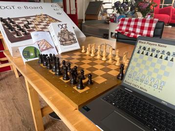 DGT USB Schaak E-Board + Classic Stukken & Fritz14 beschikbaar voor biedingen