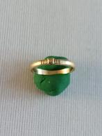 Gouden dames ring met klein steentje (diamantje ?) Oude ring, Gebruikt, Ophalen of Verzenden, 17 tot 18, Dame
