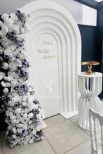 3D Regenboog Backdrop met Zuilen & Bloemen - Verhuur, Ophalen, Zo goed als nieuw