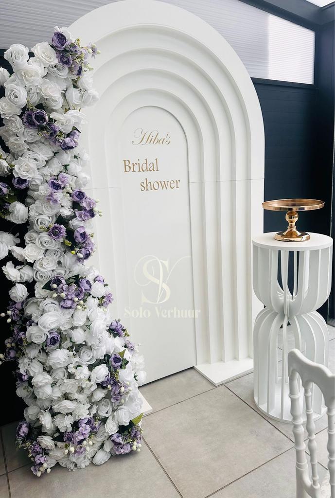 3D Regenboog Backdrop met Zuilen & Bloemen - Verhuur, Hobby en Vrije tijd, Feestartikelen | Verhuur, Zo goed als nieuw, Ophalen