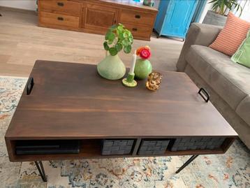 Salontafel met opbergruimte beschikbaar voor biedingen