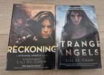 Boek lili st crow strange angels reckoning fantasy deel 1 5, Ophalen of Verzenden, Zo goed als nieuw