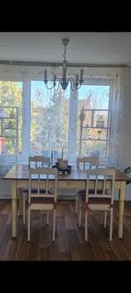 Zeer mooie brocante tafel en 4 stoelen., Huis en Inrichting, Tafels | Eettafels, Ophalen, Zo goed als nieuw, Rechthoekig, 50 tot 100 cm