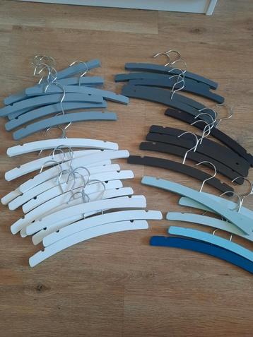Kledinghangers baby peuter 35 stuks beschikbaar voor biedingen