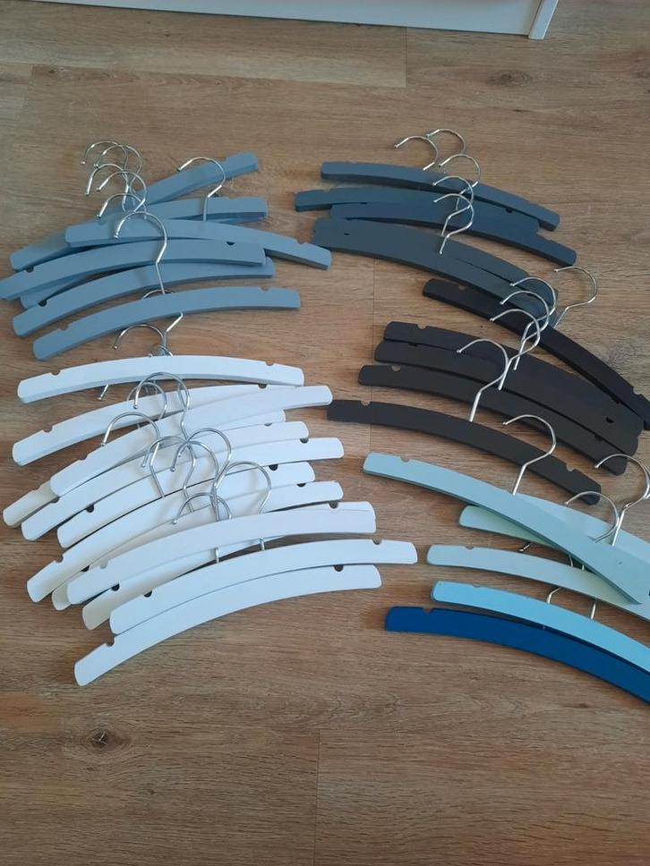 Kledinghangers baby peuter 35 stuks, Kinderen en Baby's, Babymode-accessoires, Gebruikt, Ophalen of Verzenden