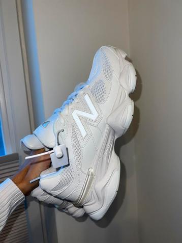New Balance 9060 nieuw beschikbaar voor biedingen