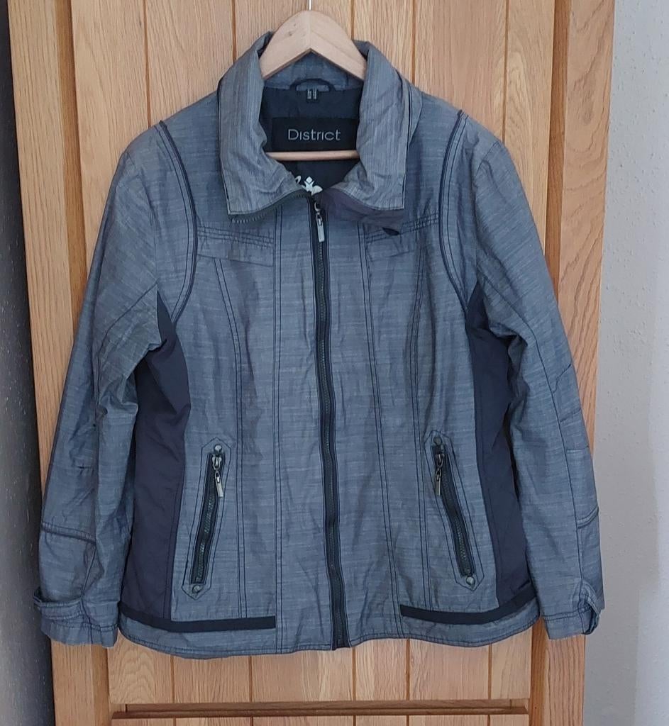District Jas - Maat 44 - Grijs/Blauw, Ophalen, Maat 42/44 (L), Zo goed als nieuw, District