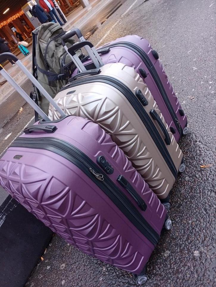 Reymond Trolley Koffer - nieuw  prijs per stuk, Sieraden, Tassen en Uiterlijk, Koffers, Zo goed als nieuw, Hard kunststof, 70 cm of meer