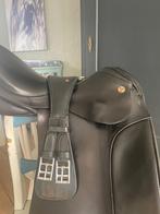 Dressuur zadel KN 17,5 inch, Ophalen, Zo goed als nieuw, Dressuur