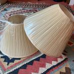 Twee grote geplooide lampenkappen, Huis en Inrichting, 25 tot 50 cm, Wit, Rond, Nieuw