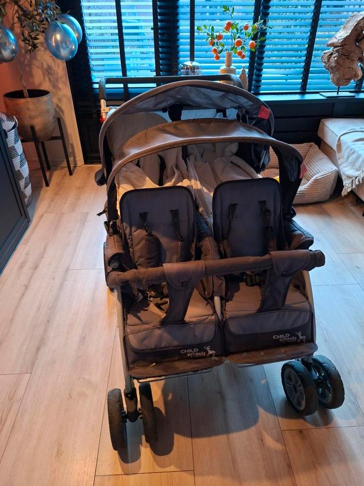 Vierling kinderwagen met voetenzakken - Gastouderopvang, Kinderen en Baby's, Kinderwagens en Combinaties, Gebruikt, Kinderwagen