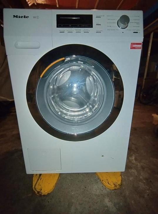 Miele W1 wasmachine, Witgoed en Apparatuur, Wasmachines, Gebruikt, Voorlader, 8 tot 10 kg, 85 tot 90 cm, 1600 toeren of meer, Ophalen