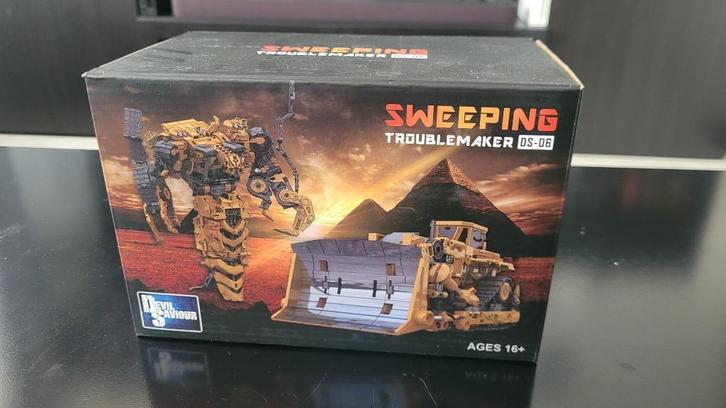 Devil Saviour DS-06 Sweeping  Transformer Complete set, Verzamelen, Poppetjes en Figuurtjes, Zo goed als nieuw, Verzenden