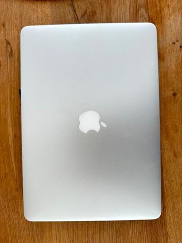 Mooie grijze MacBook Air 13” (Early 2015) beschikbaar voor biedingen