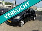 Toyota Aygo 1.0-12V + GROOTSCHERM | AIRCO | SPOILER, Voorwielaandrijving, Gebruikt, 4 stoelen, Origineel Nederlands