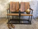 Vintage industriele houten 2-zitsbank met stalen frame, Ophalen, Gebruikt, Minder dan 75 cm, Vintage