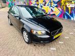 Volvo S40 1.8 vol leer airco trekhaak mooie auto navigatie e, Voorwielaandrijving, 65 €/maand, 125 pk, Gebruikt