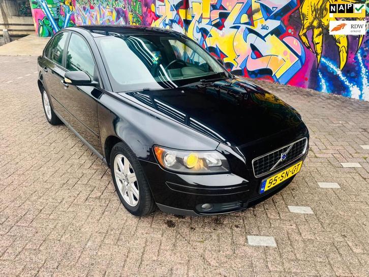 Volvo S40 1.8 vol leer airco trekhaak mooie auto navigatie e, Auto's, Volvo, Bedrijf, Te koop, S40, ABS, Airbags, Airconditioning