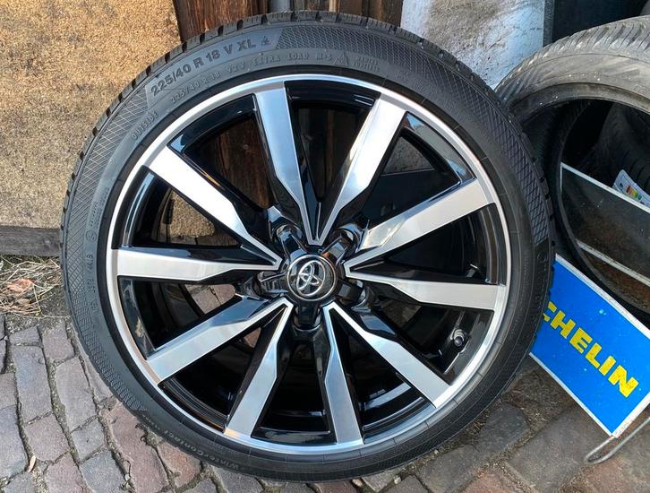 NIEUWE demo Toyota Corolla velgen + zomer- of winterbanden, Auto-onderdelen, Banden en Velgen, Banden en Velgen, 18 inch, 225 mm