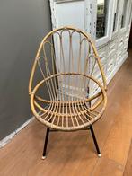 Erg leuke stevige vintage stoel rotan, Huis en Inrichting, Stoelen, Ophalen, Bruin, Eén