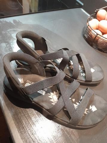 Sketchers Sandalen Maat 40 zwart beschikbaar voor biedingen
