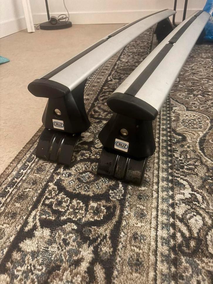 Cruz dakdragerset Airo T - Toyota Yaris 2022 (Thule), Auto diversen, Dakdragers, Zo goed als nieuw, Ophalen