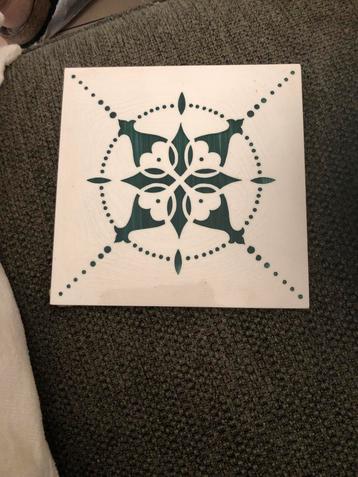Decoratieve tegel met patroon beschikbaar voor biedingen
