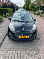 Peugeot 107 1.0 APK juni 2026, 12V 5DR 2012 Zwart, Auto's, Voorwielaandrijving, Stof, 4 stoelen, Origineel Nederlands