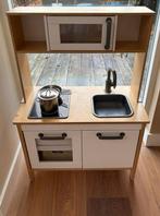 IKEA DUKTIG kinderkeukentje – klaar voor nieuwe kokjes!, Huis en Inrichting, Keuken | Complete keukens, Ophalen, Gebruikt, Wit