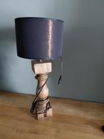 Houten Lamp met Zwarte Kap - Landelijke Stijl, Huis en Inrichting, Lampen | Tafellampen, Ophalen, Hout, Gebruikt, Landelijk