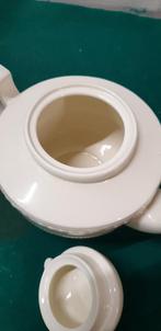 -	Theepot recamier creme aardewerk, Verzamelen, Ophalen of Verzenden