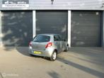 Toyota Yaris 1.0 VVTi Cool, Origineel Nederlands, Te koop, Zilver of Grijs, 5 stoelen