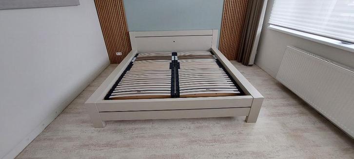 bed 2 persoons, Huis en Inrichting, Slaapkamer | Bedden, Zo goed als nieuw, Tweepersoons, 180 cm, 200 cm, Hout, Beige, Verstelbaar