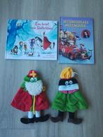 2 sinterklaasboeken en handpoppen Sint en Piet., Diversen, Sinterklaas, Ophalen of Verzenden, Zo goed als nieuw